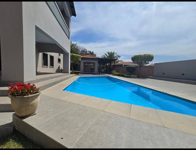 6 BEDROOM PROPERTY TO RENT IN WATERKLOOF RIDGE